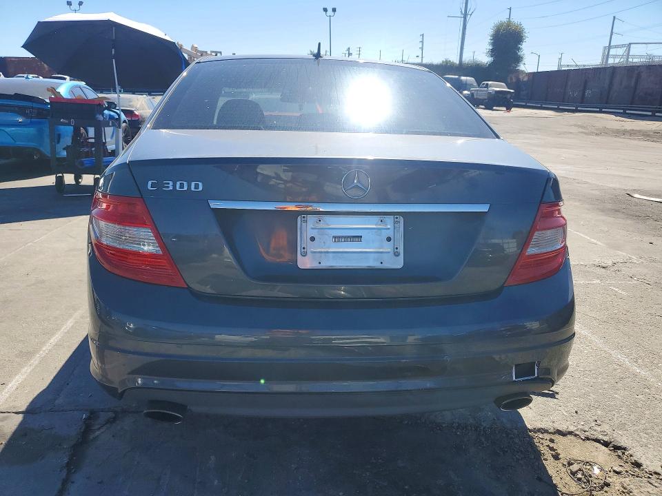 Снимка 6 от търг – 2011 MERCEDES-BENZ C с VIN WDDGF5EB3BF631240