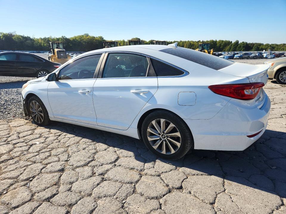 Снимка 2 от търг – 2015 HYUNDAI SONATA с VIN 5NPE24AF0FH016561