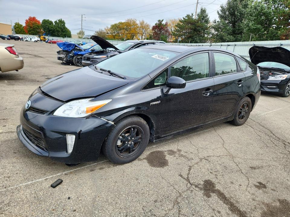 Снимка 1 от търг – 2015 TOYOTA PRIUS с VIN JTDKN3DU7F0434658