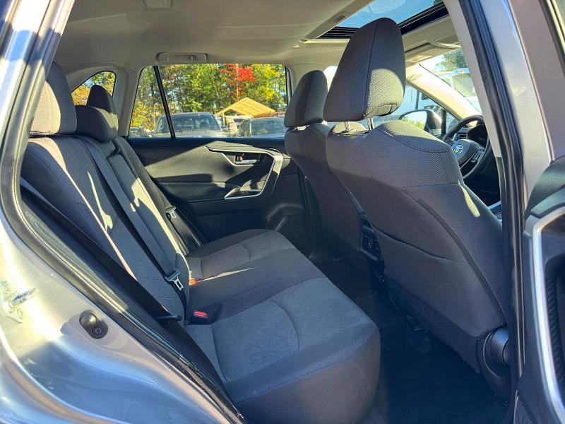 Снимка 5 от търг – 2022 TOYOTA RAV4 с VIN 2T3P1RFV8NC294982