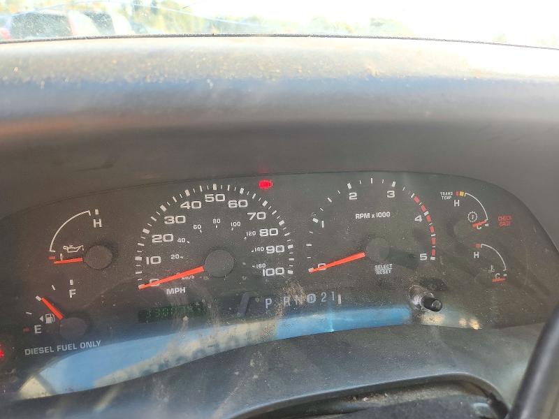 Zdjęcie 9 z aukcji – 2002 FORD F350 z VIN 1FTSW31F12EA94729