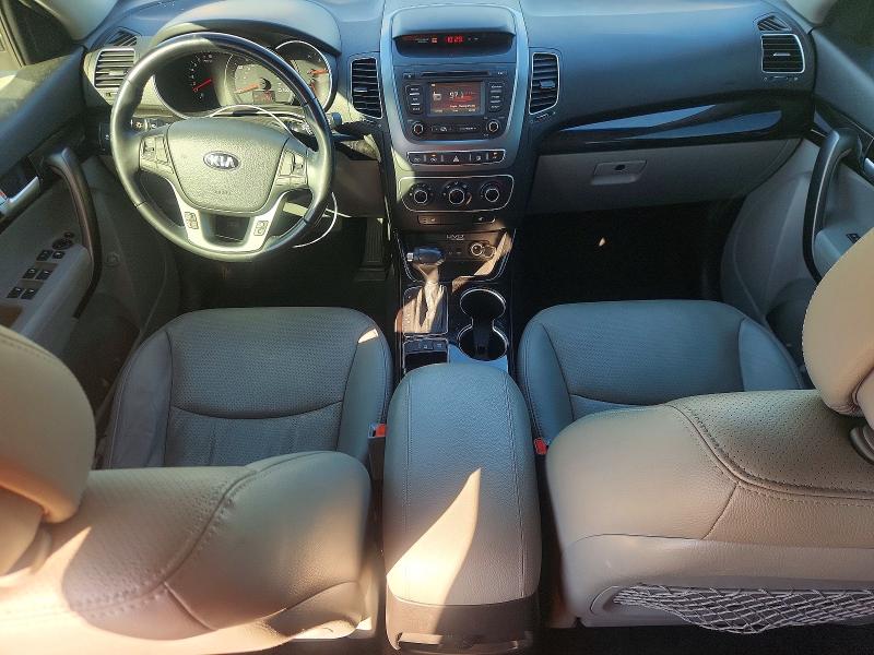 Снимка 8 от търг – 2015 KIA SORENTO с VIN 5XYKT3A61FG630195
