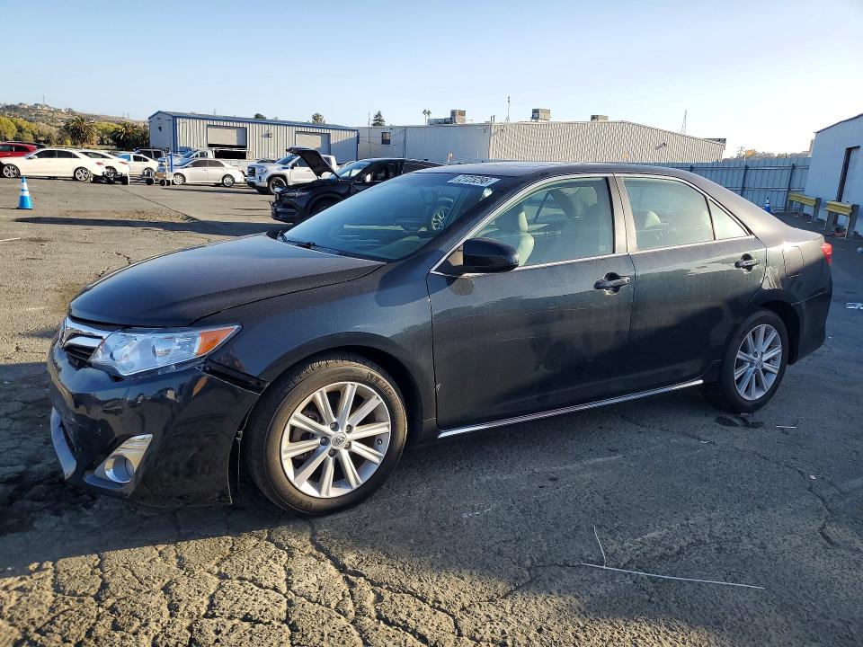 Снимка 1 от търг – 2014 TOYOTA CAMRY с VIN 4T4BF1FK3ER389496