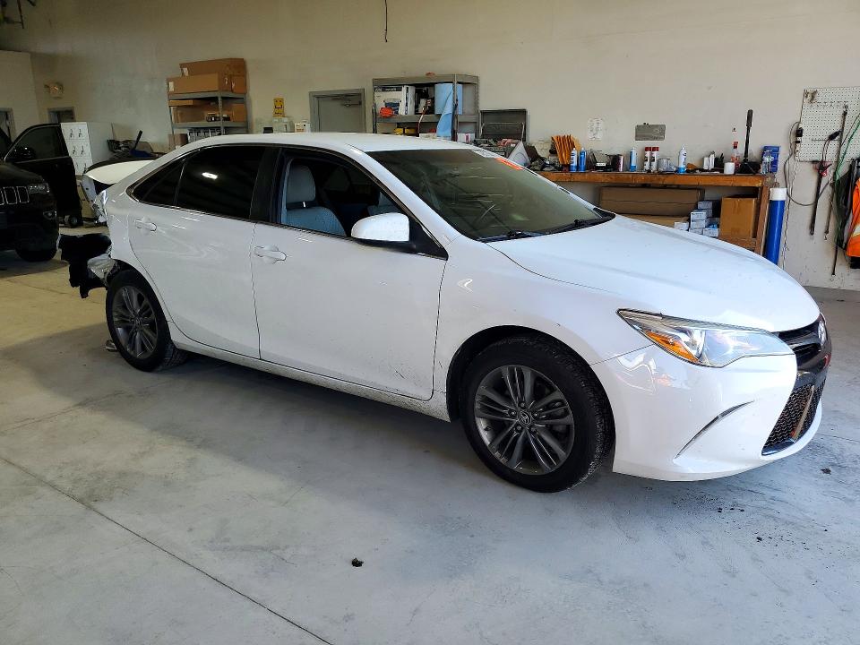 Снимка 4 от търг – 2015 TOYOTA CAMRY с VIN 4T1BF1FK2FU031124