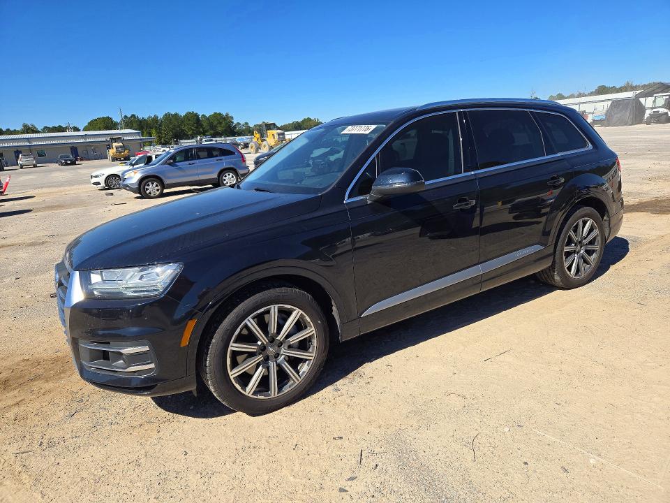 AUDI Q7 2017 с VIN WA1VAAF75HD033801 - Снимка от търг