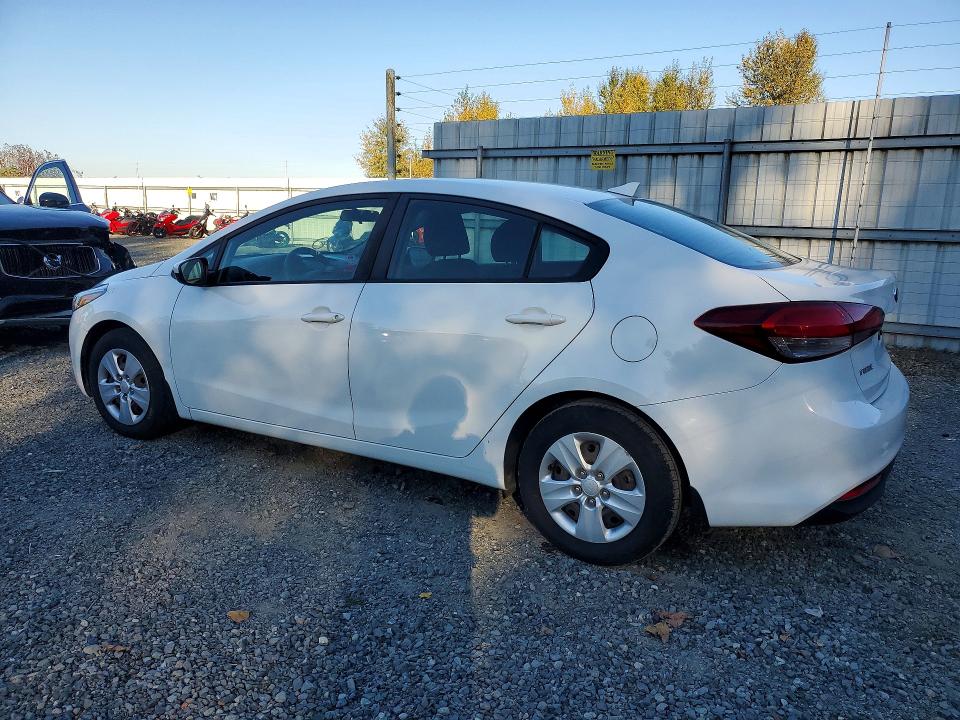 Photo 2 from auction – 2018 KIA FORTE with VIN 3KPFK4A71JE205472