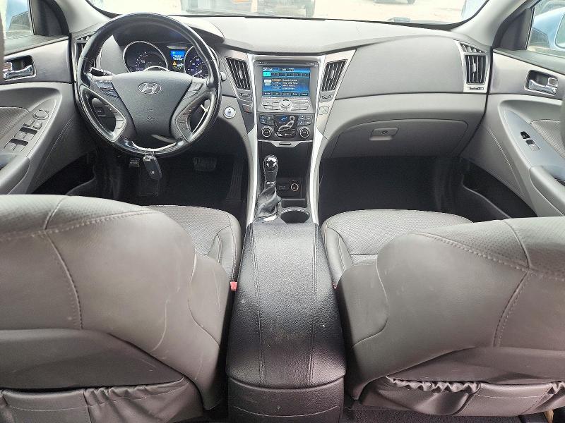 Снимка 8 от търг – 2015 HYUNDAI SONATA HYBRID с VIN KMHEC4A45FA118968
