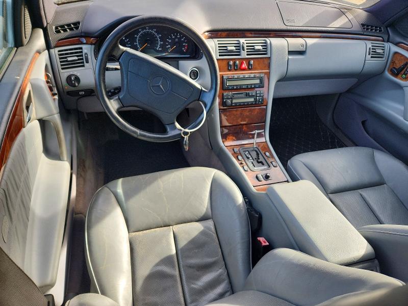 Снимка 8 от търг – 1998 MERCEDES-BENZ E с VIN WDBJF70F4WA696539