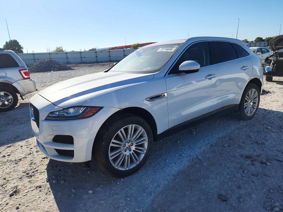 JAGUAR F-PACE 2018 مع رقم تعريف المركبة SADCN2EV1JA242827 - صورة من المزاد