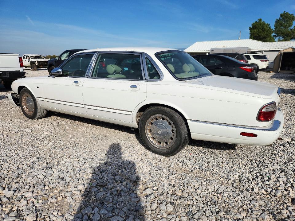 Foto 2 de la subasta – 2000 JAGUAR VANDENPLAS con VIN SAJDA24C4YLF14740