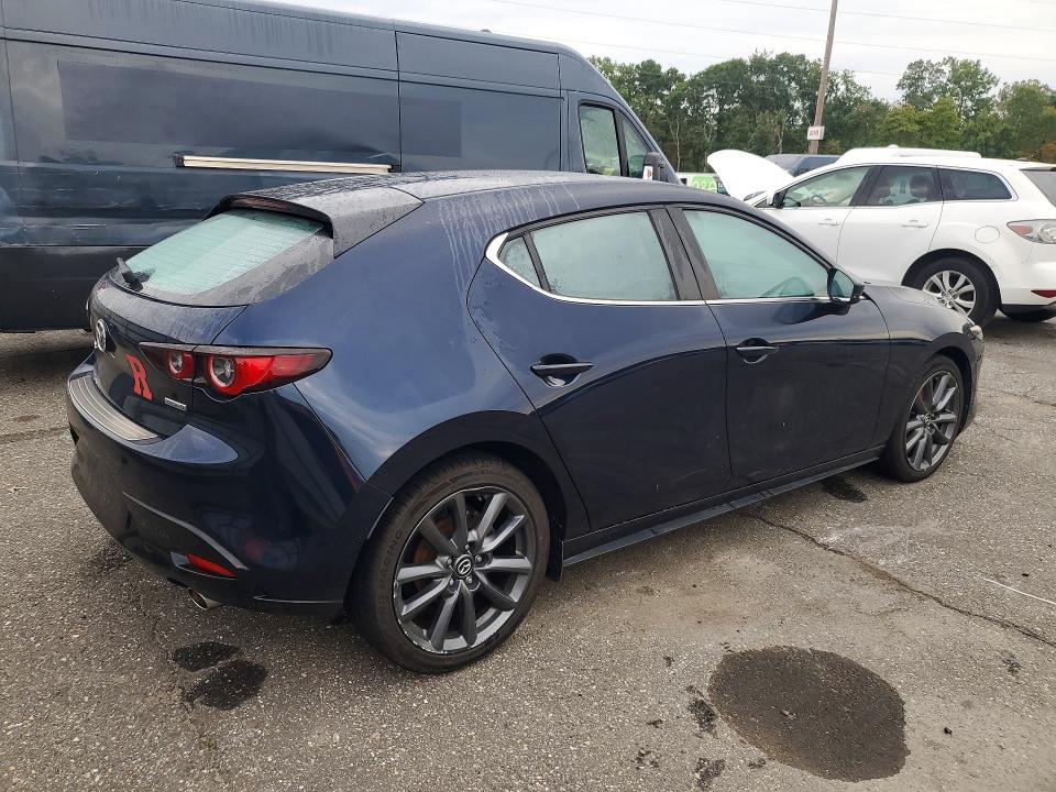 Снимка 3 от търг – 2022 MAZDA 3 с VIN JM1BPALLXN1516254