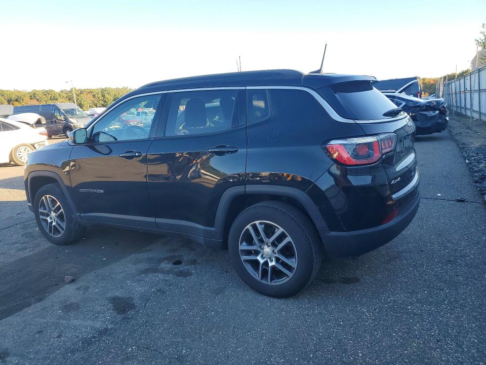 Фото 2 с аукциона – 2018 JEEP COMPASS с VIN 3C4NJDBB3JT418534