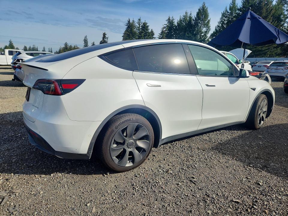 Снимка 3 от търг – 2021 TESLA MODEL Y с VIN 5YJYGDEEXMF198281