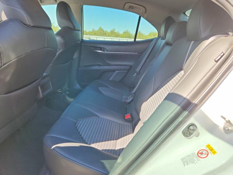 Снимка 10 от търг – 2018 TOYOTA CAMRY с VIN 4T1B11HKXJU514879