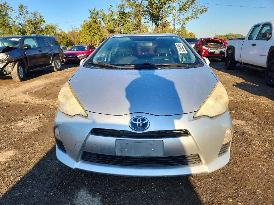 Zdjęcie 5 z aukcji – 2012 TOYOTA PRIUS C z VIN JTDKDTB34C1504989