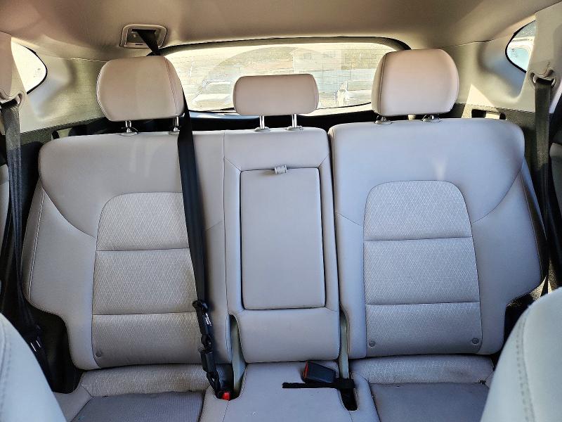 Photo 10 from auction – 2018 HYUNDAI TUCSON with VIN KM8J33A49JU724693