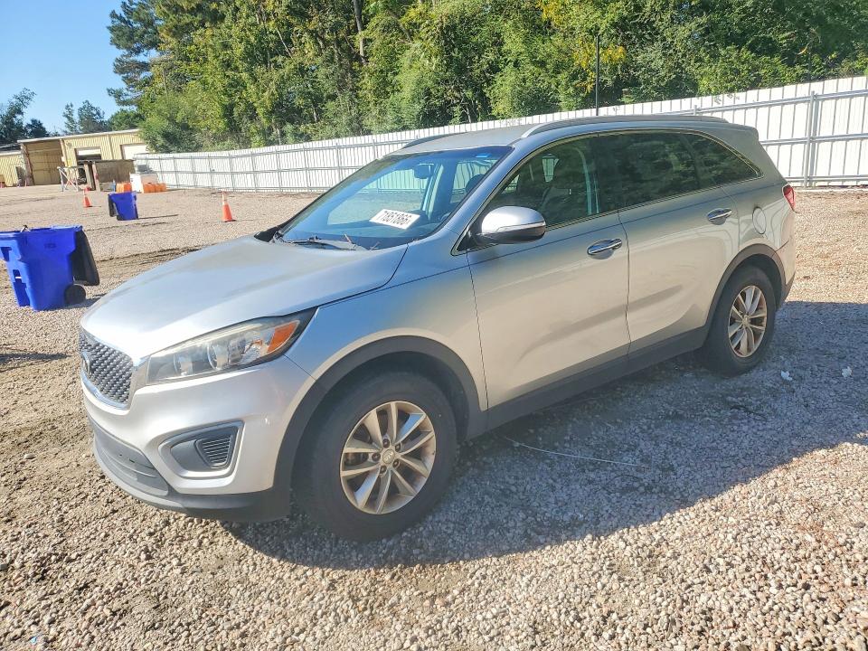 KIA SORENTO 2017 z numerem VIN 5XYPG4A34HG267884 - Zdjęcie z aukcji