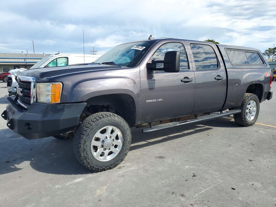 GMC SIERRA 2011 with VIN 1GT120C8XBF216387 - Photo from auction