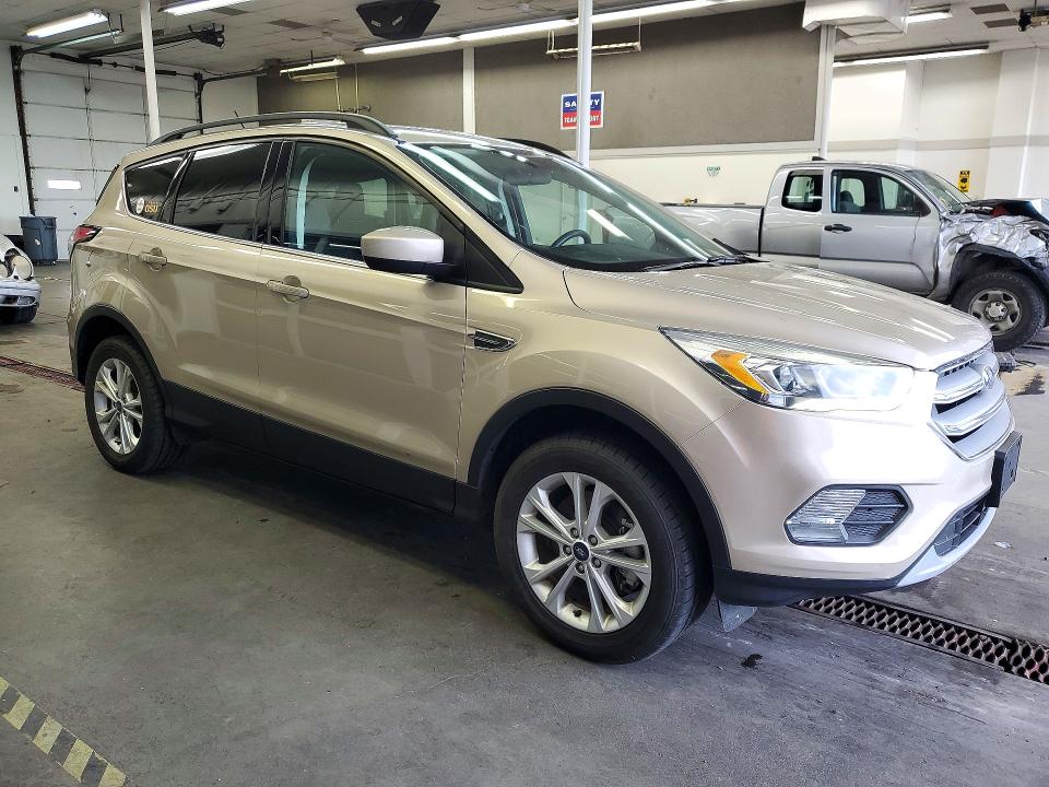Снимка 4 от търг – 2018 FORD ESCAPE с VIN 1FMCU9HDXJUB15076