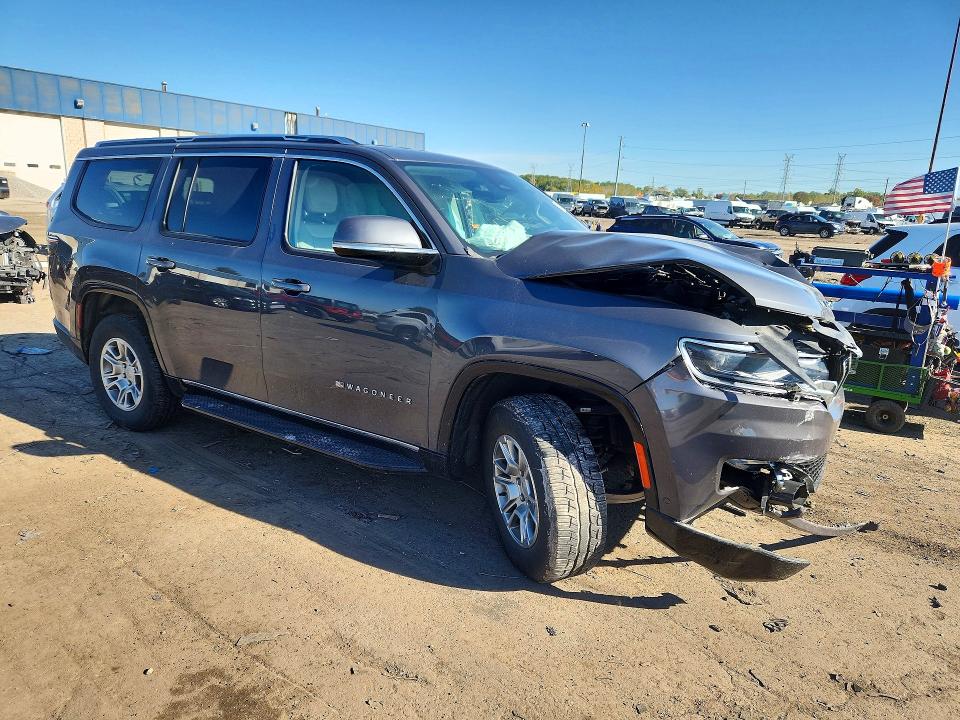Снимка 4 от търг – 2022 JEEP WAGONEER с VIN 1C4SJVAT9NS220485