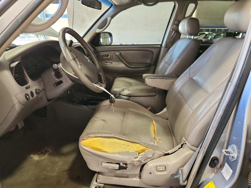 Photo 7 from auction – 2004 TOYOTA SEQUOIA with VIN 5TDBT44A44S208170