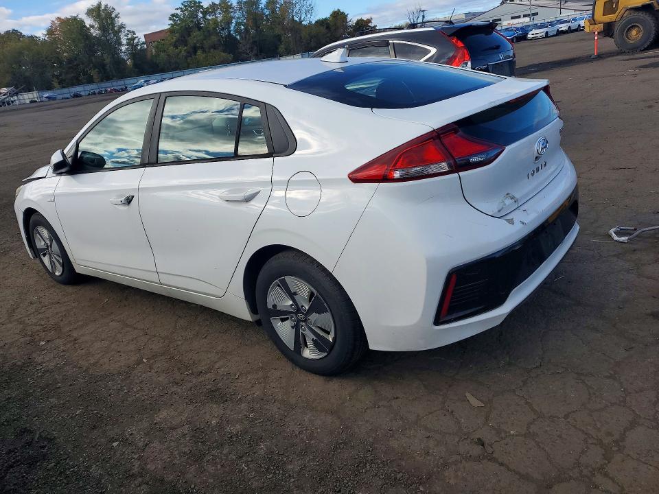 Photo 2 from auction – 2017 HYUNDAI IONIQ with VIN KMHC65LC5HU030609