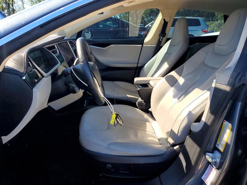 Photo 7 from auction – 2013 TESLA MODEL S with VIN 5YJSA1BC2DFP11208