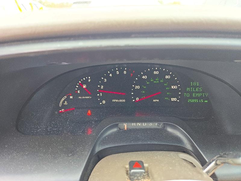 Photo 9 from auction – 2002 LINCOLN CONTINENTAL with VIN 1LNHM97V82Y600312