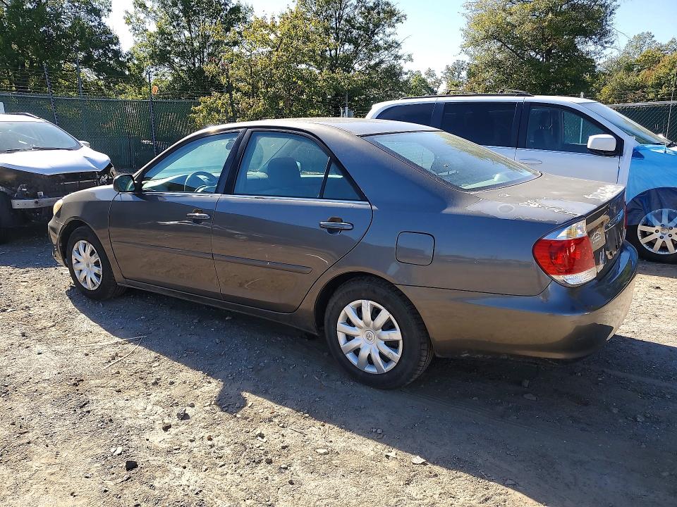 Photo 2 from auction – 2005 TOYOTA CAMRY with VIN 4T1BE32K05U979332