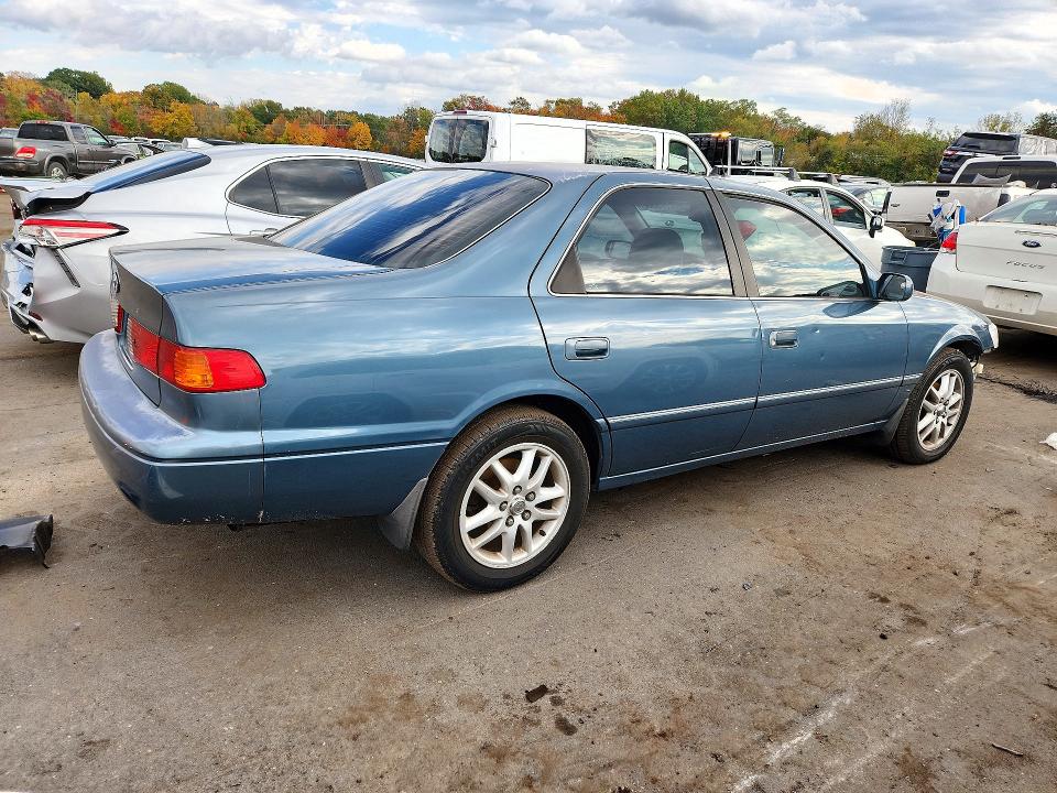 Снимка 3 от търг – 2000 TOYOTA CAMRY с VIN 4T1BF28KXYU951850