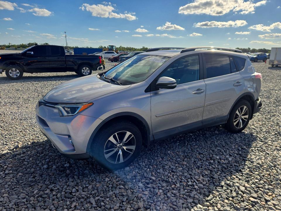 TOYOTA RAV4 2017 с VIN 2T3RFREV2HW562987 - Снимка от търг