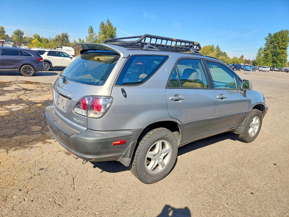 Снимка 3 от търг – 2002 LEXUS RX с VIN JTJGF10U020125344