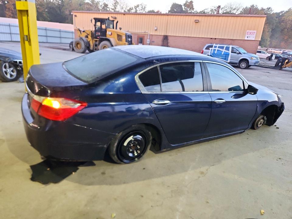 Снимка 3 от търг – 2015 HONDA ACCORD с VIN 1HGCR2F39FA252088