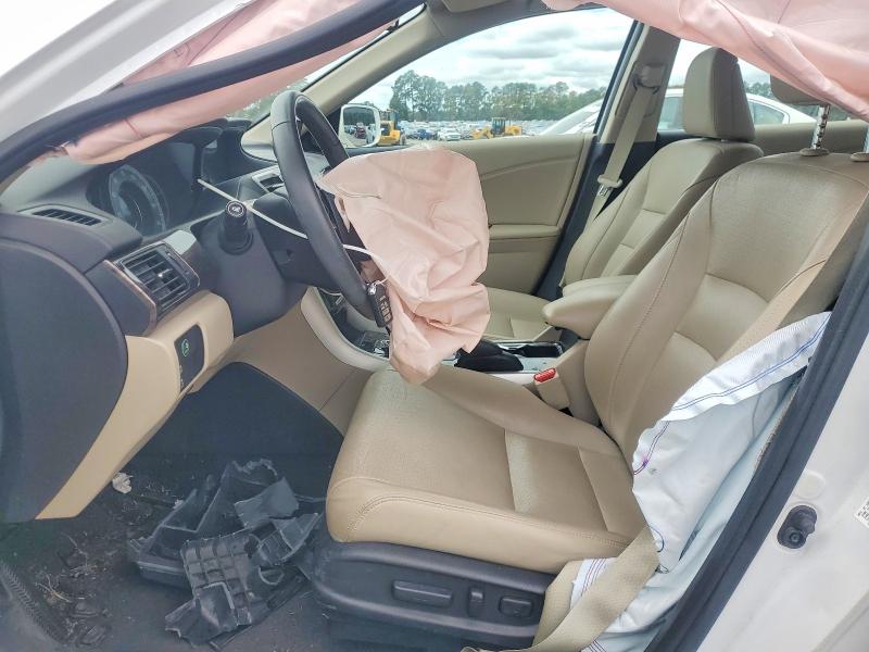 Снимка 7 от търг – 2016 HONDA ACCORD с VIN 1HGCR2F96GA211925