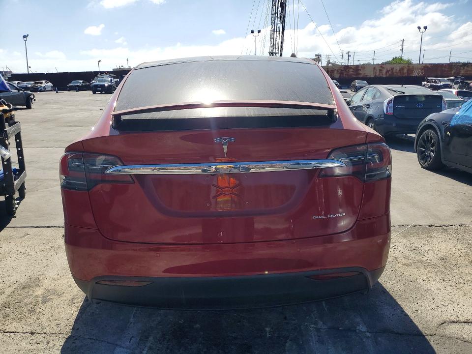 Photo 6 from auction – 2019 TESLA MODEL X with VIN 5YJXCDE21KF211820