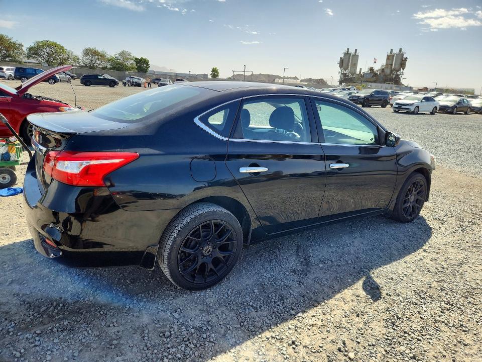 Photo 3 from auction – 2017 NISSAN SENTRA with VIN 3N1AB7AP6HY360493