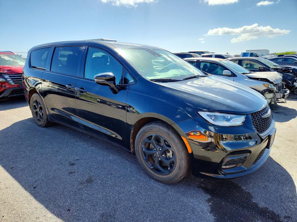 Снимка 4 от търг – 2022 CHRYSLER PACIFICA с VIN 2C4RC1L7XNR214231