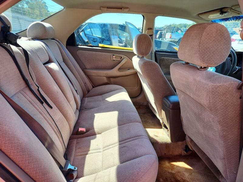 Photo 10 from auction – 2000 TOYOTA CAMRY with VIN 4T1BG22K2YU658160