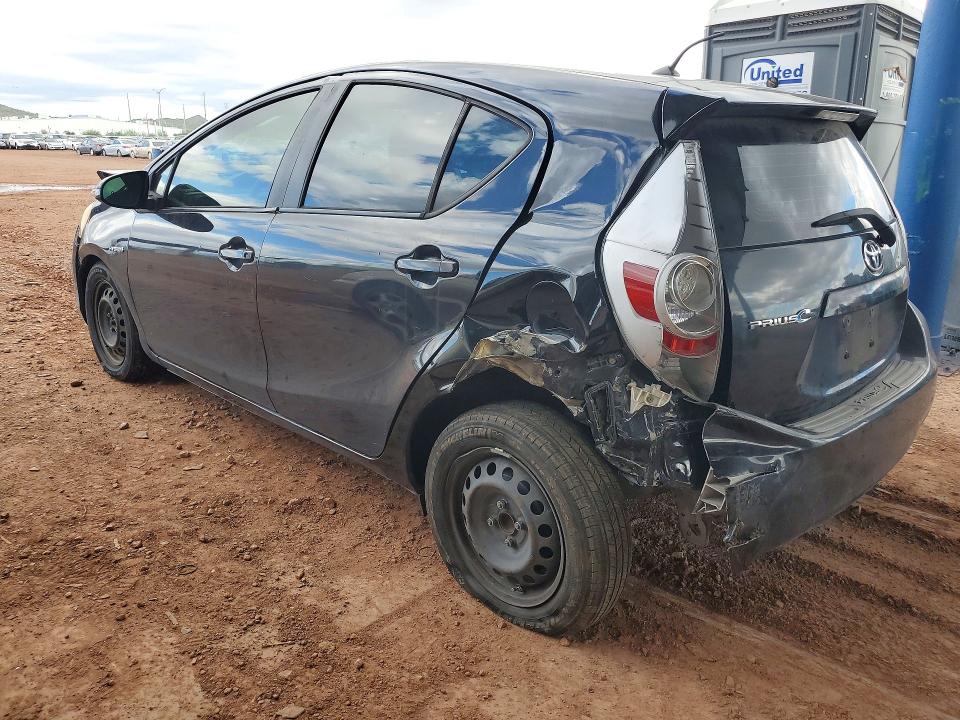 Снимка 2 от търг – 2013 TOYOTA PRIUS C с VIN JTDKDTB33D1531148