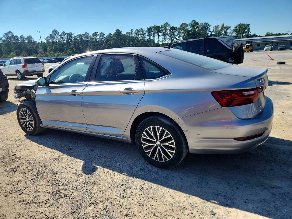 Снимка 2 от търг – 2021 VOLKSWAGEN JETTA с VIN 3VWC57BU6MM023399