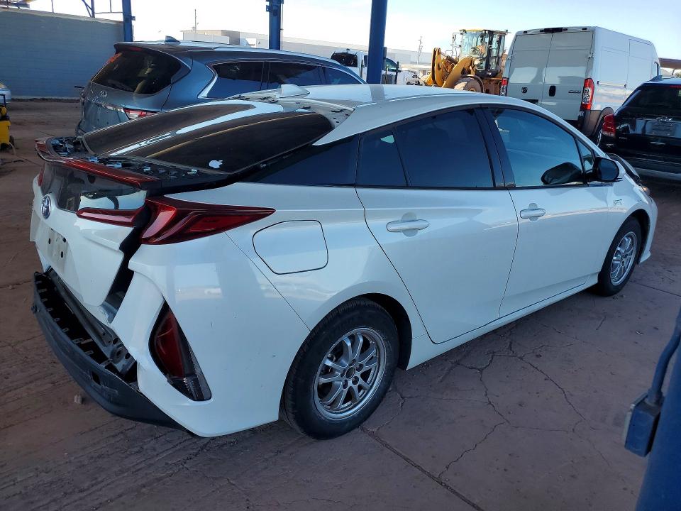 Photo 3 from auction – 2019 TOYOTA PRIUS PRIME with VIN JTDKARFP4K3109299