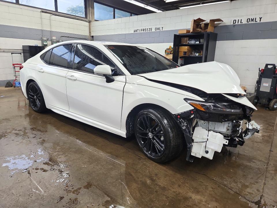 Фото 4 с аукциона – 2025 TOYOTA CAMRY с VIN 4T1DAACK6SU005681