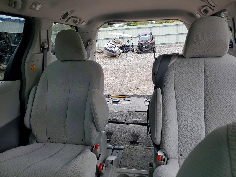 Photo 10 from auction – 2011 TOYOTA SIENNA with VIN 5TDKK3DC5BS103794