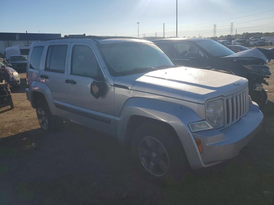 Снимка 4 от търг – 2008 JEEP LIBERTY с VIN 1J8GN28KX8W270470