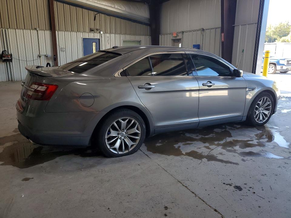 Photo 3 from auction – 2013 FORD TAURUS with VIN 1FAHP2F82DG110042