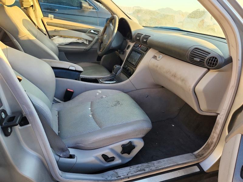 Photo 13 from auction – 2004 MERCEDES-BENZ C with VIN WDBRF40J04F444048