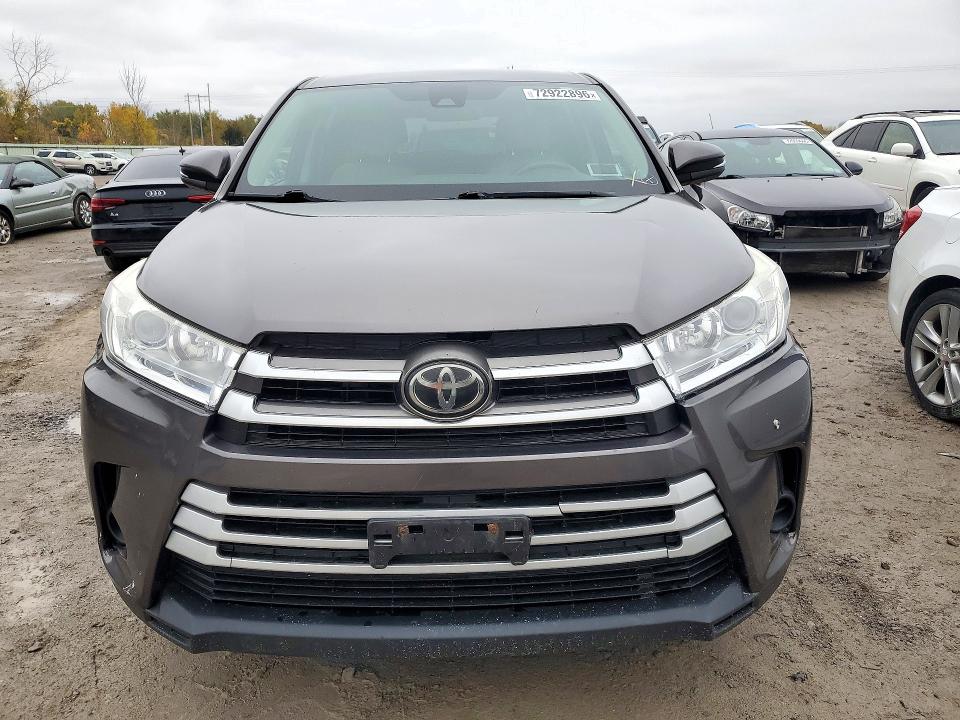 Снимка 5 от търг – 2017 TOYOTA HIGHLANDER с VIN 5TDBZRFH0HS439921