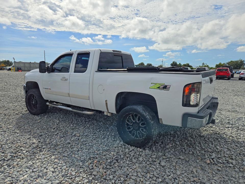 Photo 2 from auction – 2007 CHEVROLET SILVERADO with VIN 1GCHK29677E521312