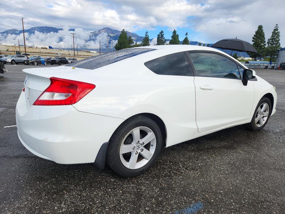 Снимка 3 от търг – 2013 HONDA CIVIC с VIN 2HGFG3B57DH525625