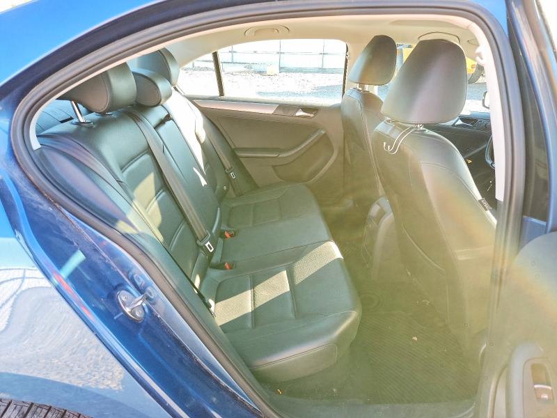 Photo 10 from auction – 2015 VOLKSWAGEN JETTA with VIN 3VWD17AJ2FM281736